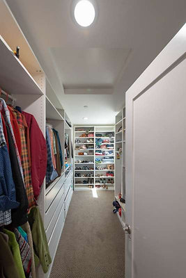 11588 closet 1