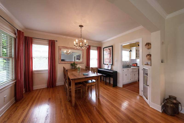 11035 dining 3