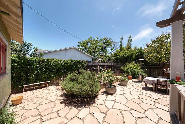 11109 patio 7