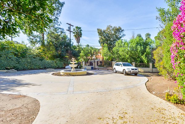 UNIVERSAL-A927-Tarzana-97