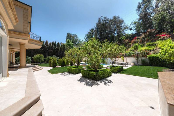 6458 patio 2