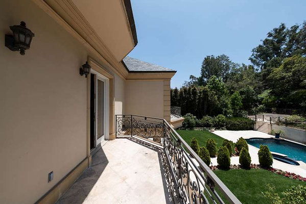 6458 balcony 1