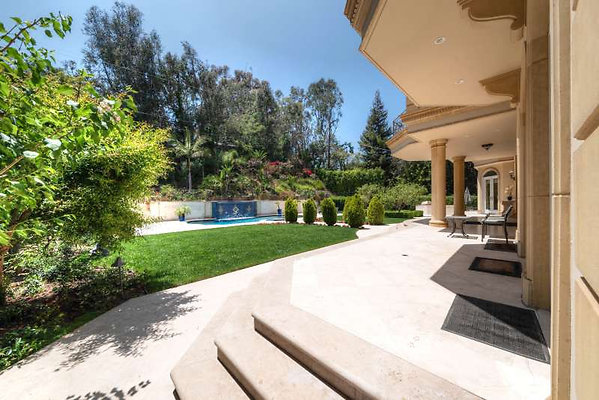 6458 patio 4