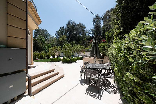 6458 patio 9