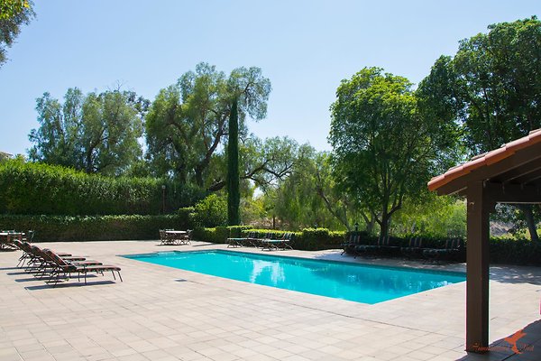 Sitting Bull 19 Pool Patio