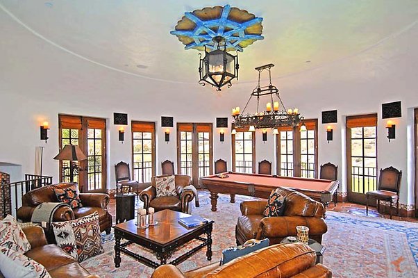 Villa 65 Pool Room