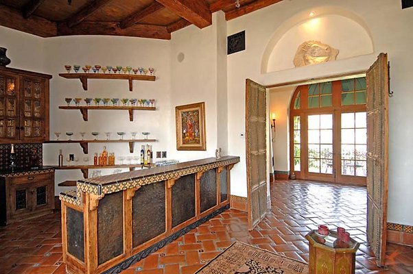 Villa 27 Tap Room