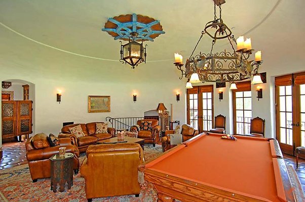 Villa 63 Pool Room