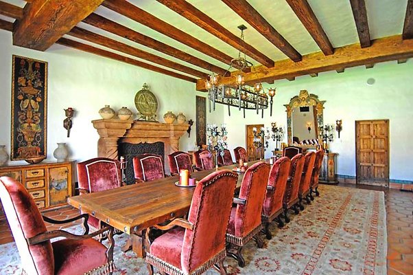 Villa 35 Dining Room