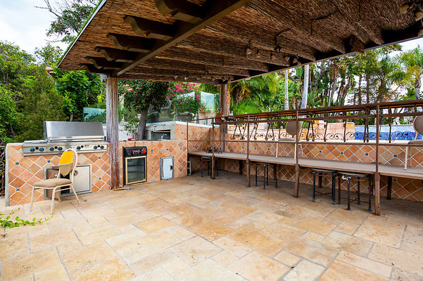 UNIVERSAL-D168-BW-99