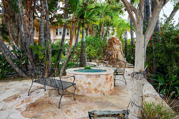 UNIVERSAL-D168-BW-103