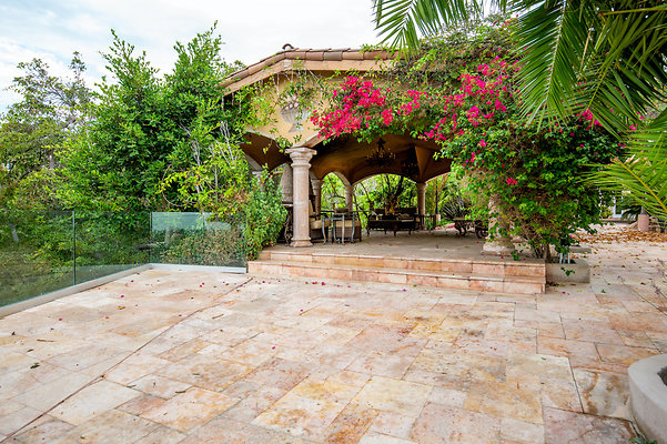 UNIVERSAL-D168-BW-104