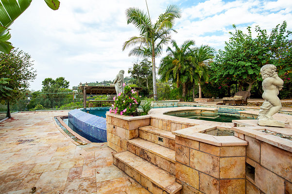 UNIVERSAL-D168-BW-102