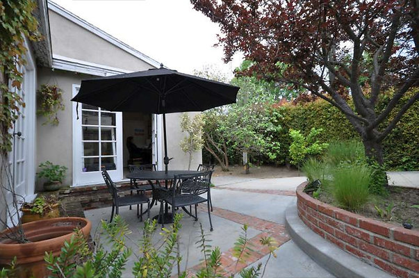 8793 patio 3