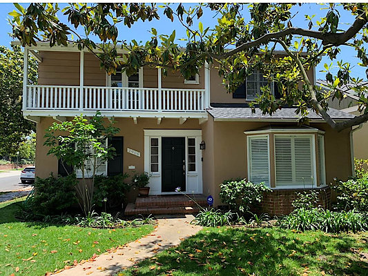 9832 porch 1