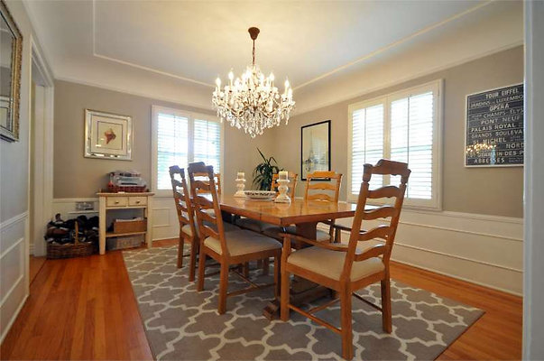 9832 dining 4