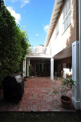 9832 patio 4