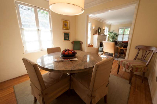 10492 dining 1