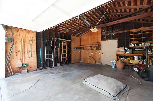 10492 garage 2
