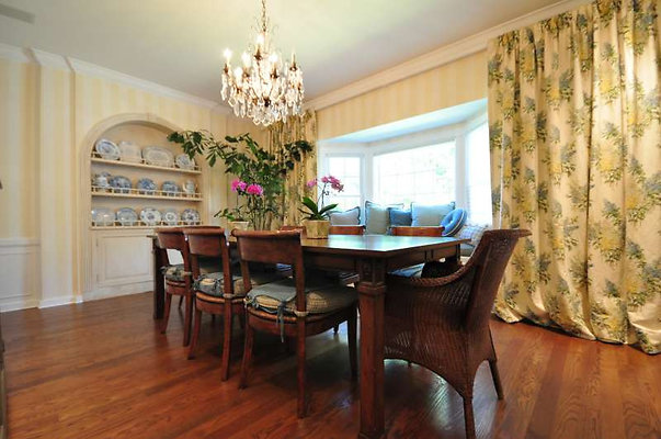 8727 dining 2