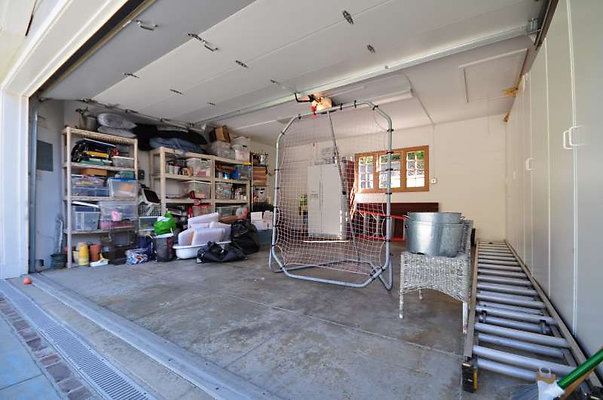 8727 garage 1