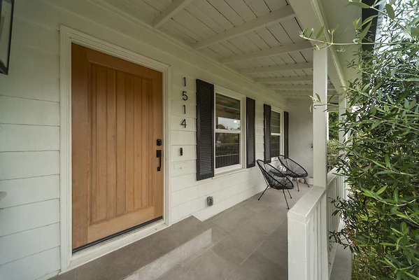 13387 porch 1