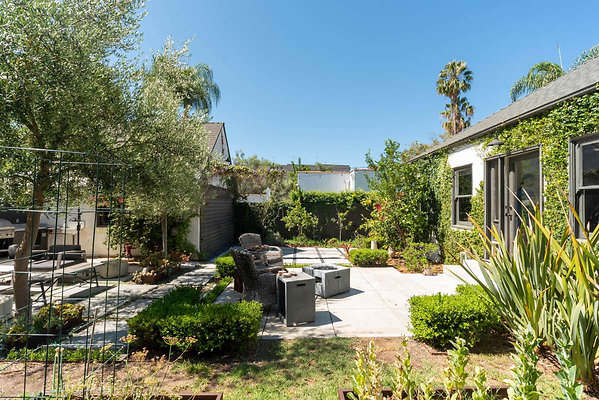 12896 patio 9