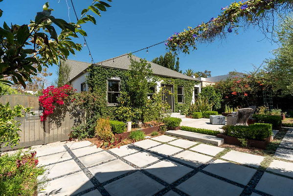 12896 patio 2