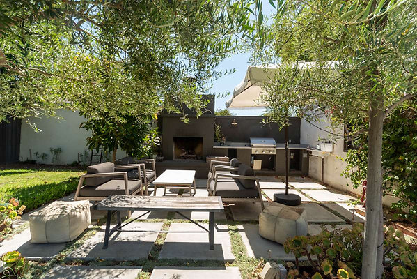 12896 patio 3