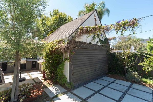 12896 garage 1