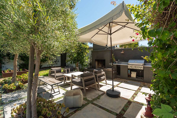 12896 patio 4