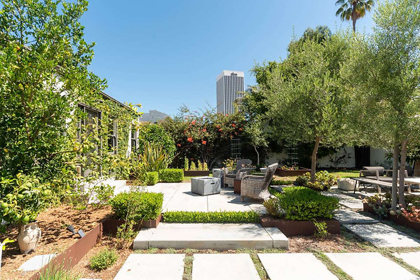 12896 patio 1