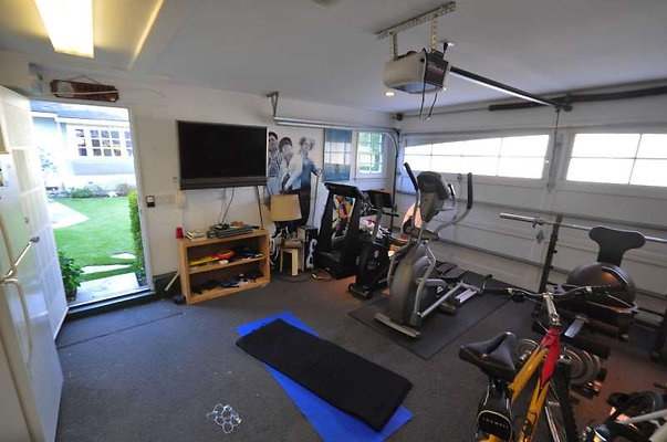 9797 garage 1