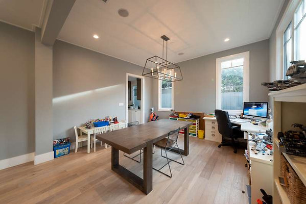 11913 dining 3
