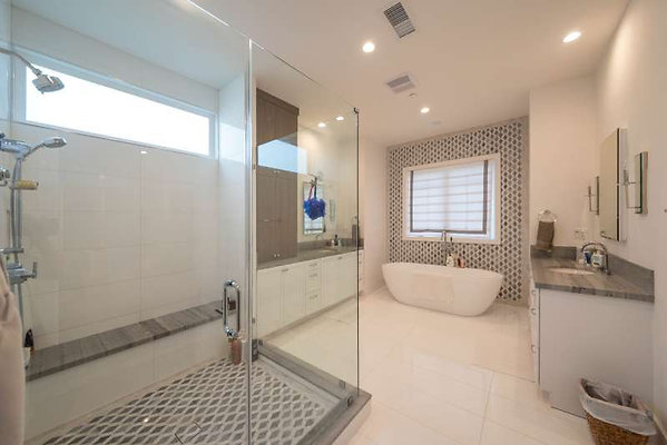 11913 bath 1