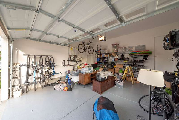 11913 garage 2