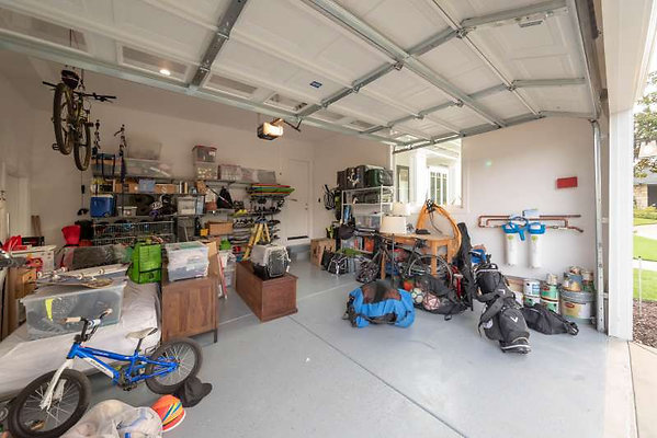 11913 garage 3