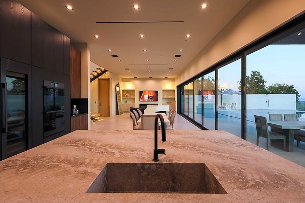 Hilltop Estate 4222