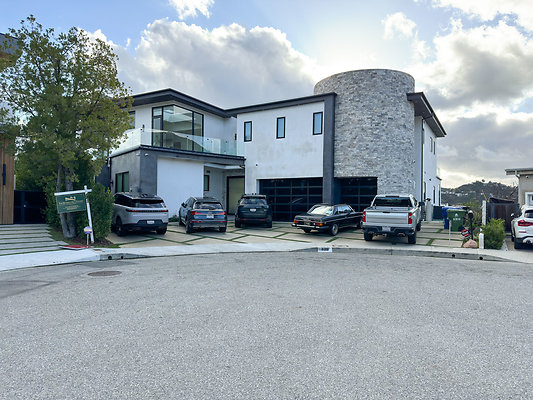 6316 Mirror Lake Dr
