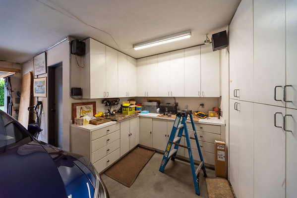 2538 garage 5