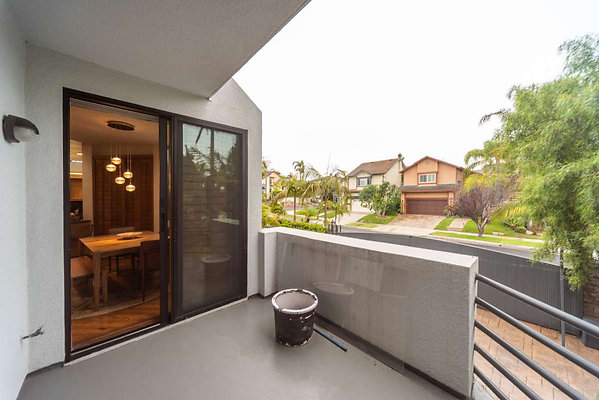 2538 balcony 6