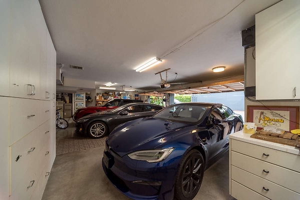 2538 garage 2
