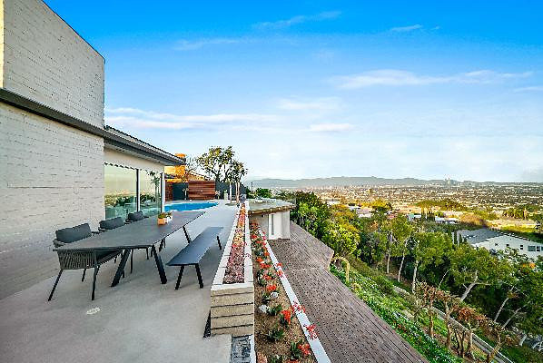 13410 patio 3