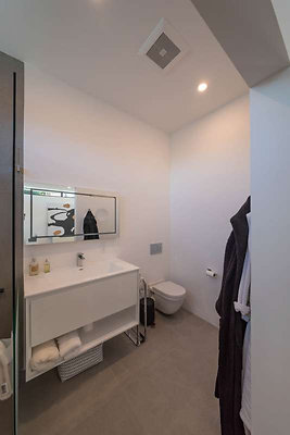 9447 bath 8