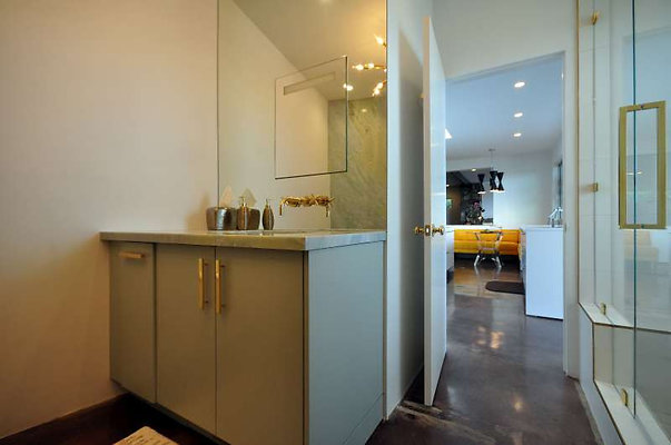 8343 bath 3