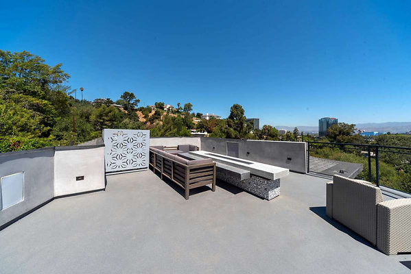 12801 balcony 3
