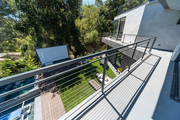 12801 balcony 6