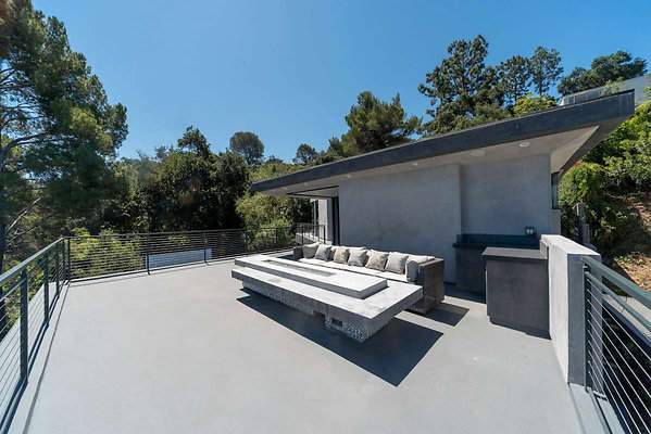 12801 balcony 5