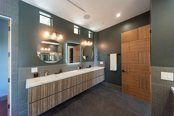 12801 bath 4
