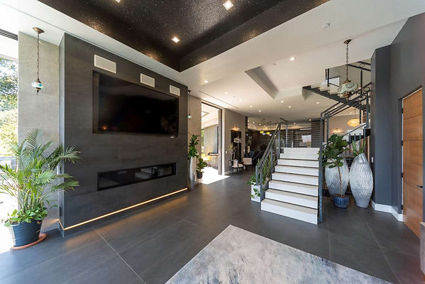 12801 living 6